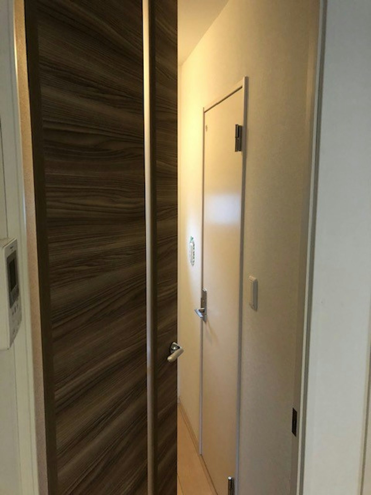 リホームで新しいドアの設置 おしゃれなドア