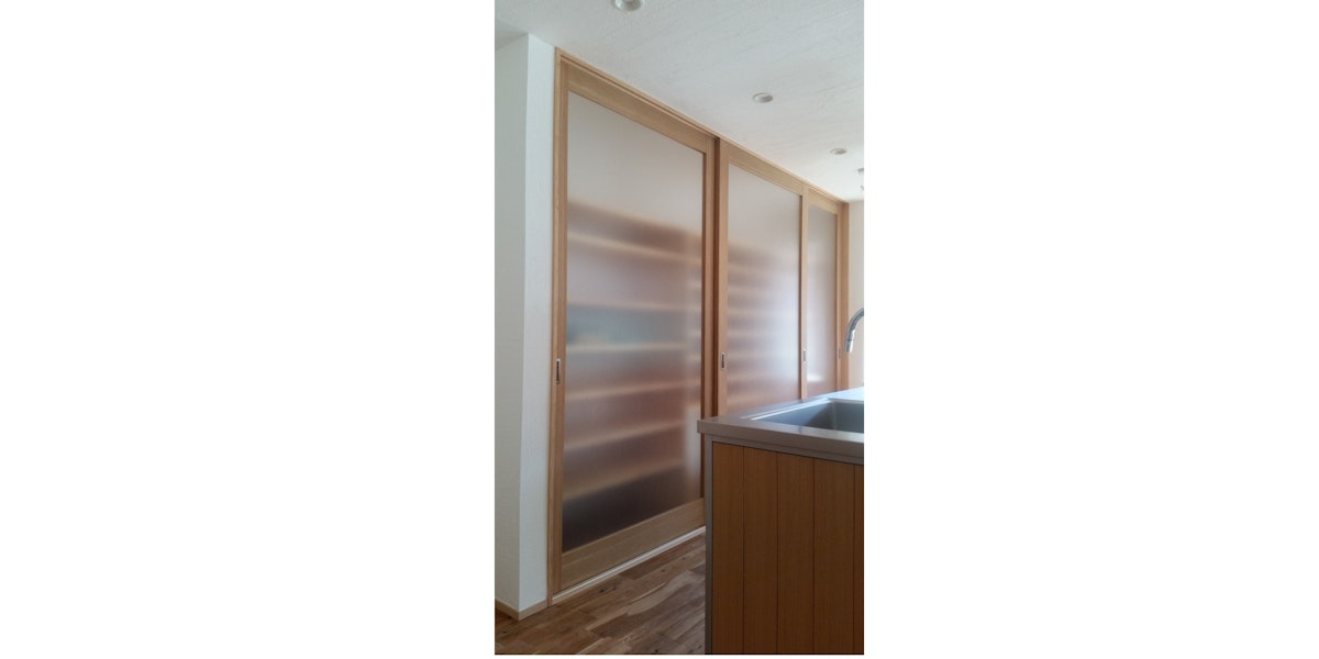 キッチン収納 たくさん入る収納 オーダー引き戸 キッチン背面収納