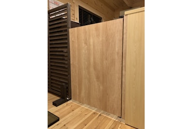 スイング:千葉県 安全自動車工業株式会社様 スイングドアで間仕切り スイング:千葉県 安全自動車工業株式会社様 スイングドアで間仕切り