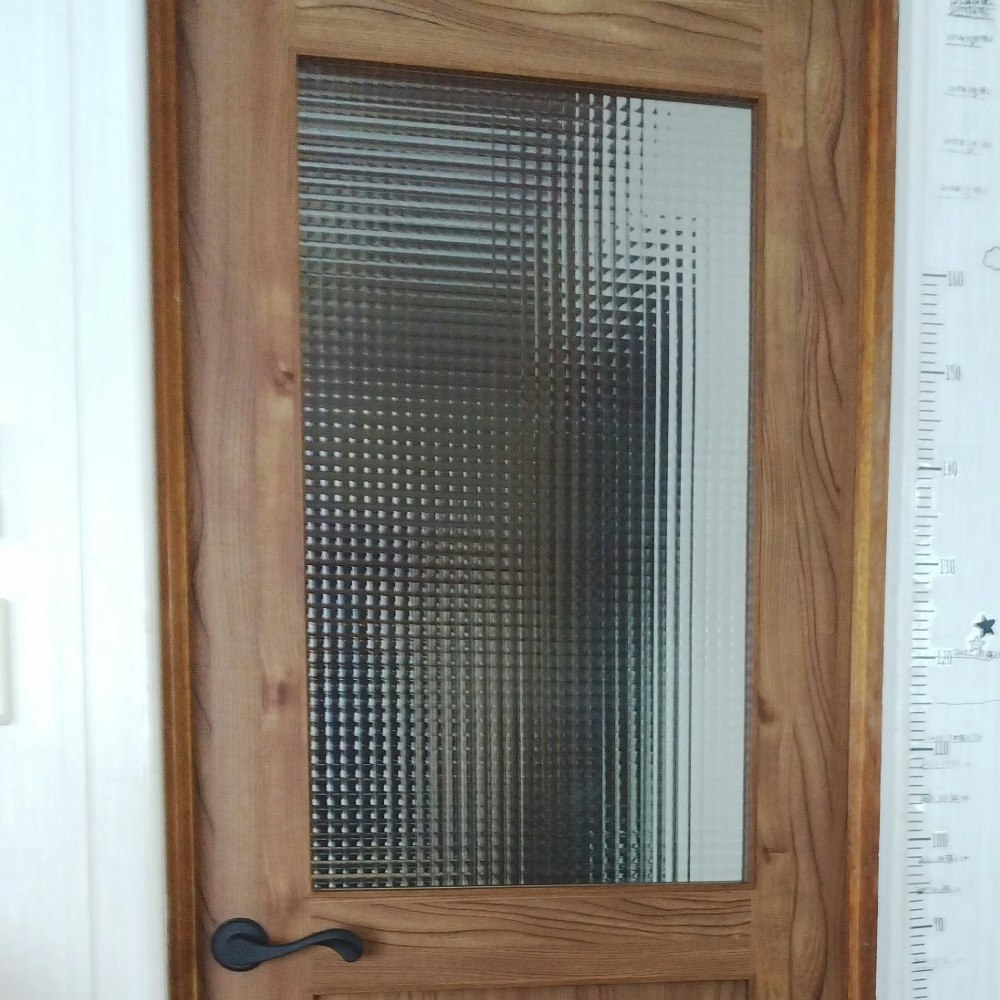 ガラス入りドア　可愛いドア　オリジナルドア