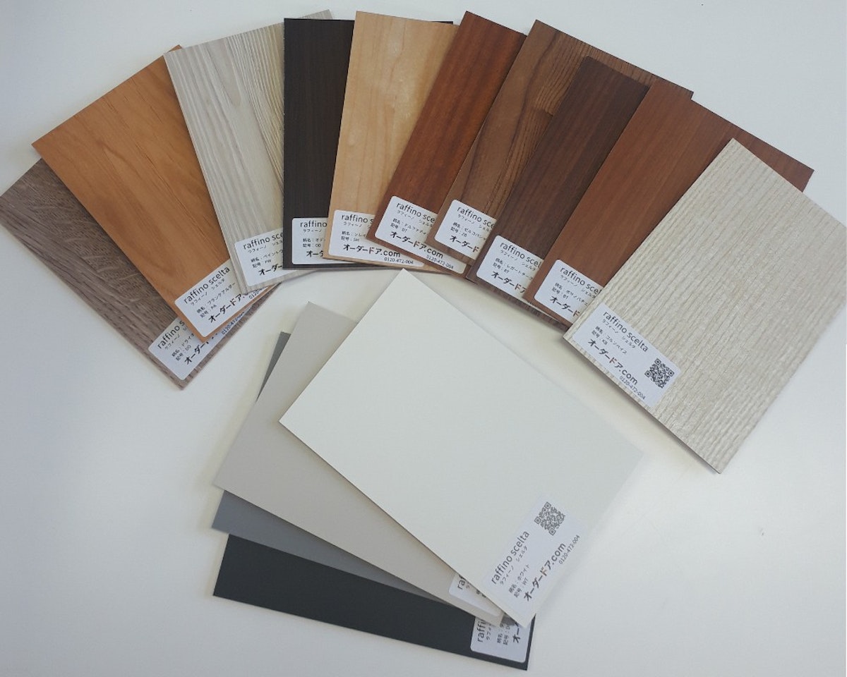 ドアの色を選ぶ ドアを特注で注文